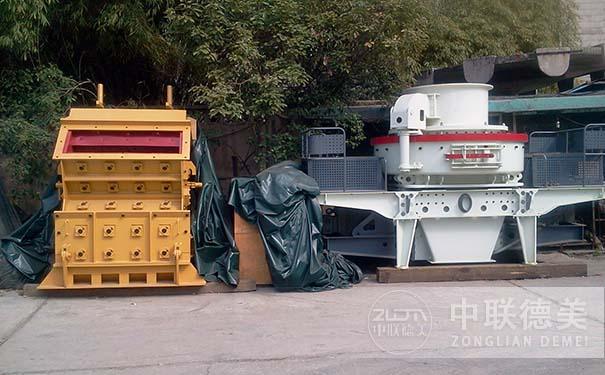 沖擊破碎機(jī)的型號(hào)與參數(shù)